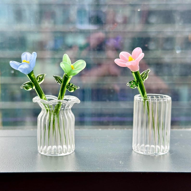 Glass Flower Bouquet – Mini Glass Figurine