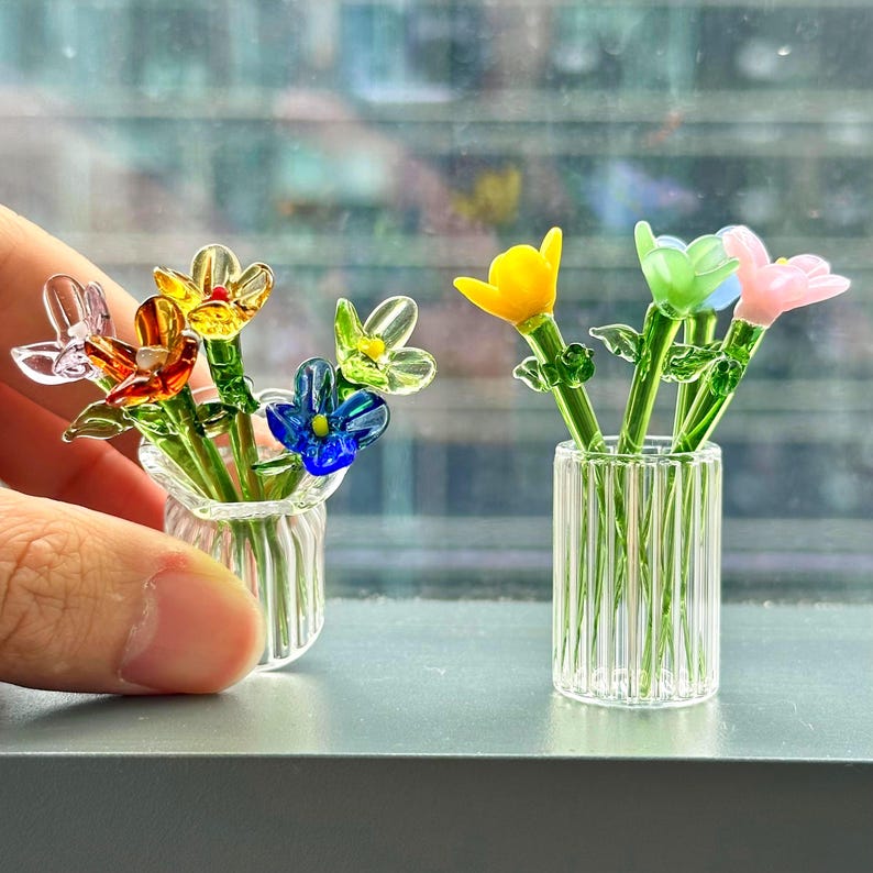 Glass Flower Bouquet – Mini Glass Figurine