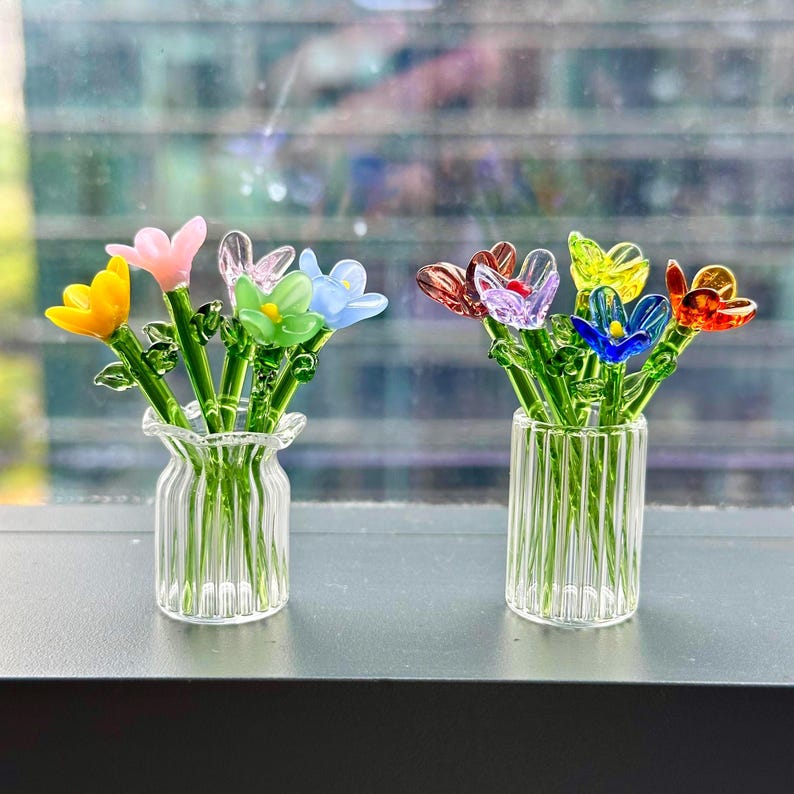 Glass Flower Bouquet – Mini Glass Figurine
